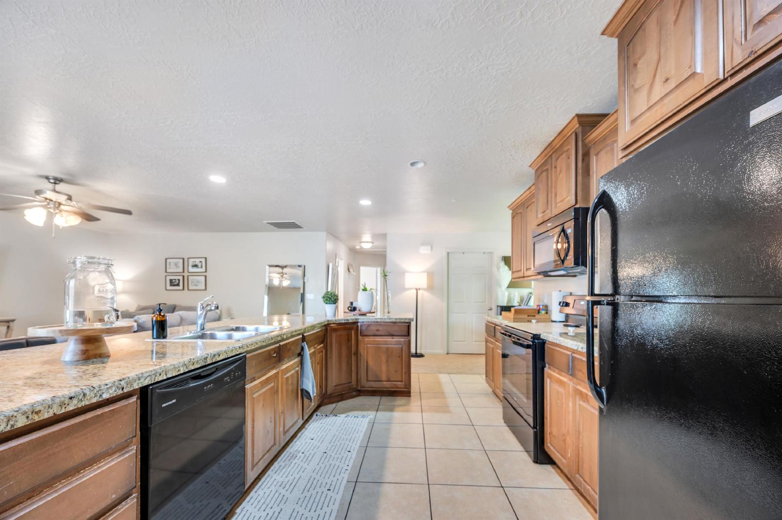 35 E 150 N - 1 property image