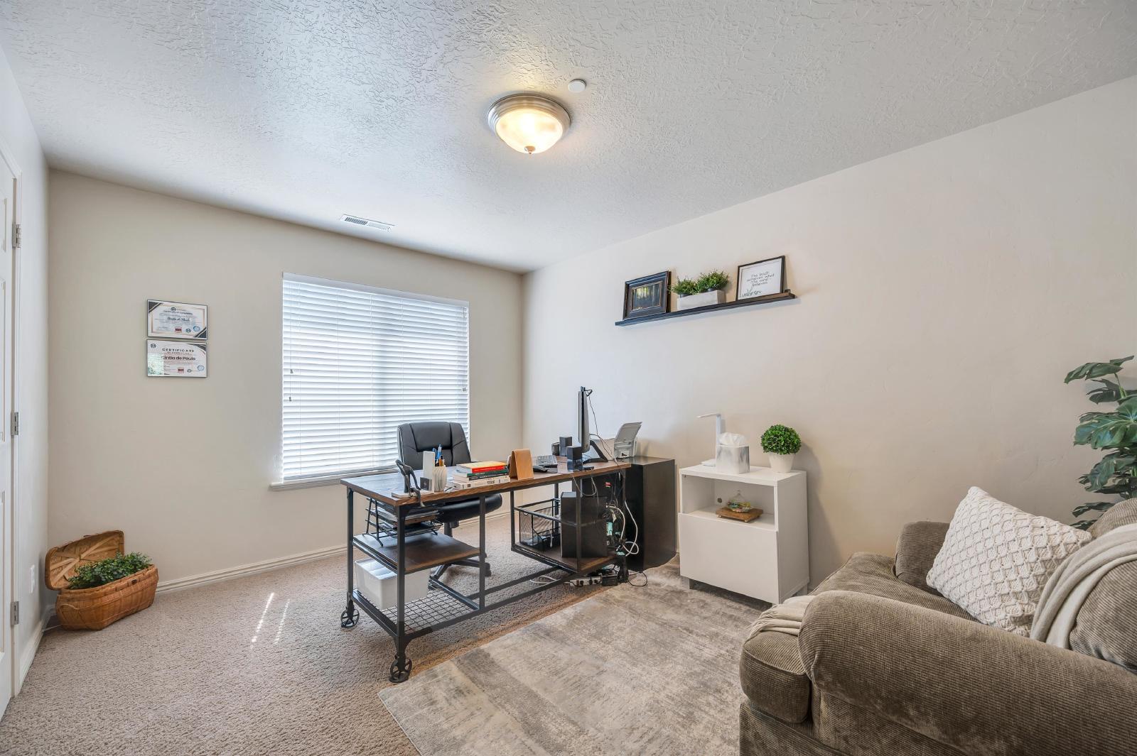 35 E 150 N - 1 property image