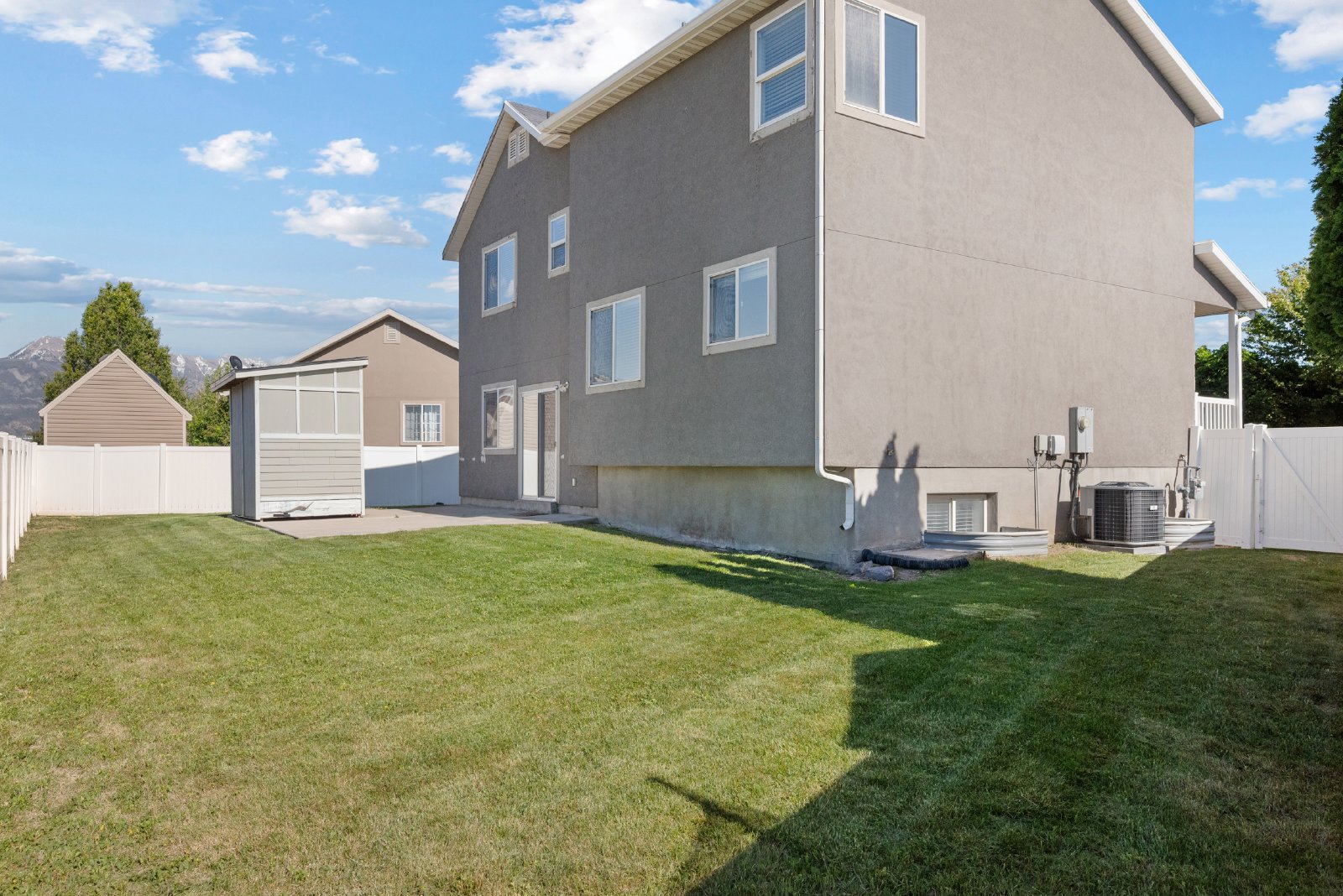 2317 N 2080 W - 1 property image