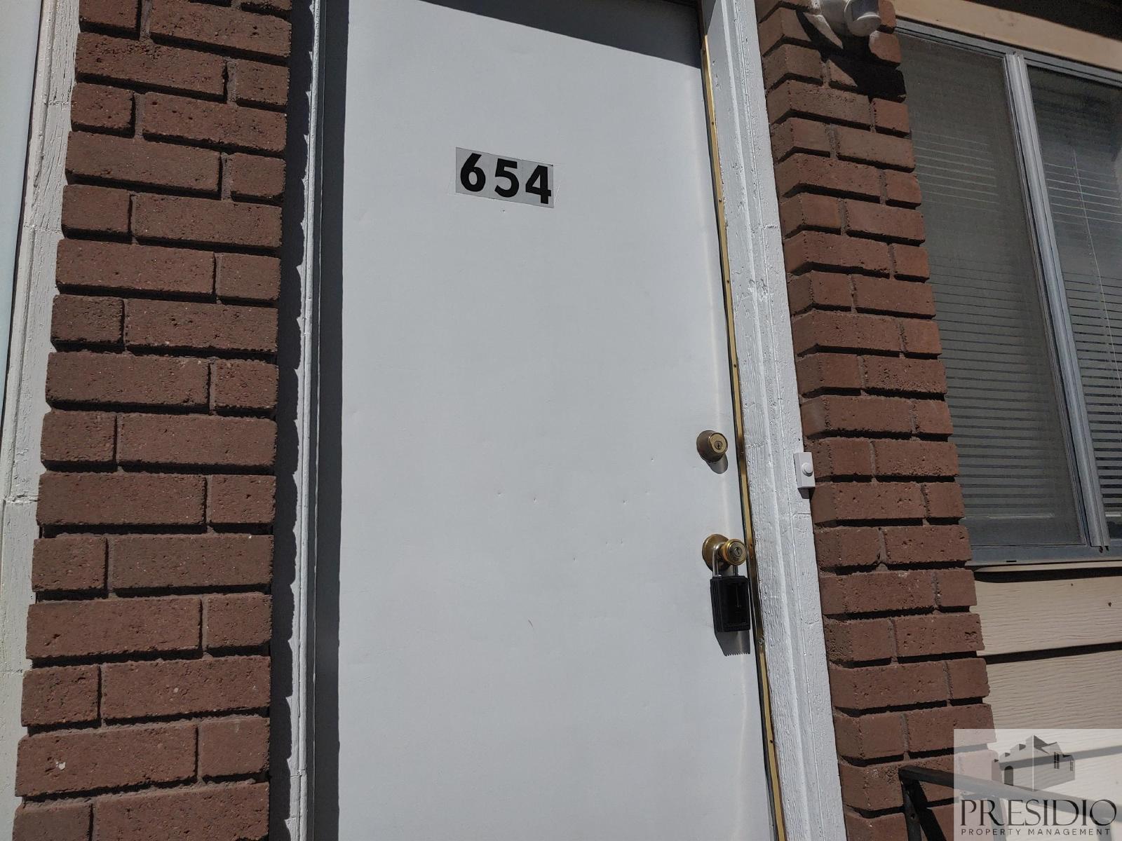 652/654/656/658 North 400 West - 656 property image