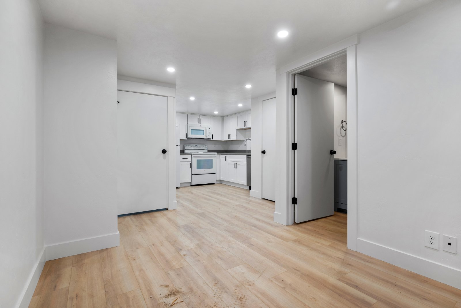164 N 1000 E - DWN property image