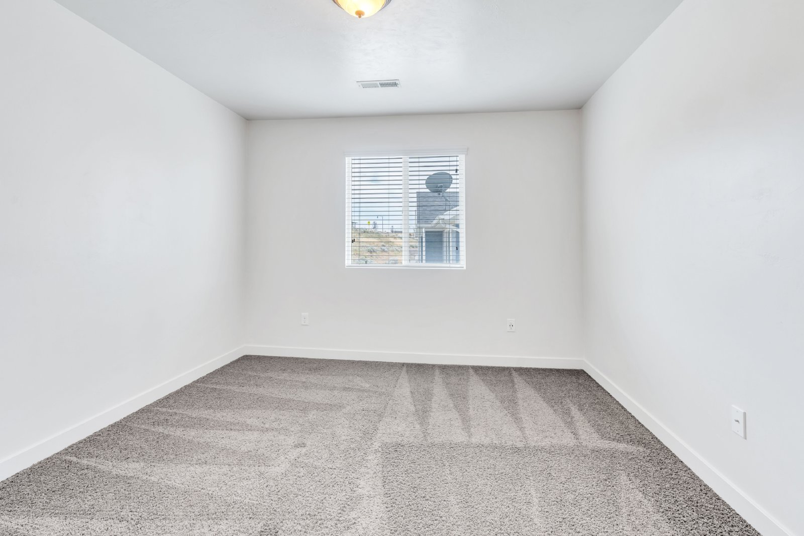 691 W Broad Stripes Dr - 1 property image