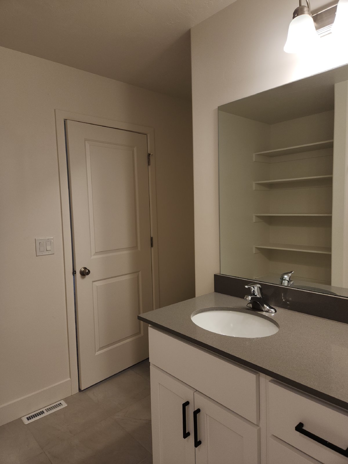 924 South 850 West - 1 property image