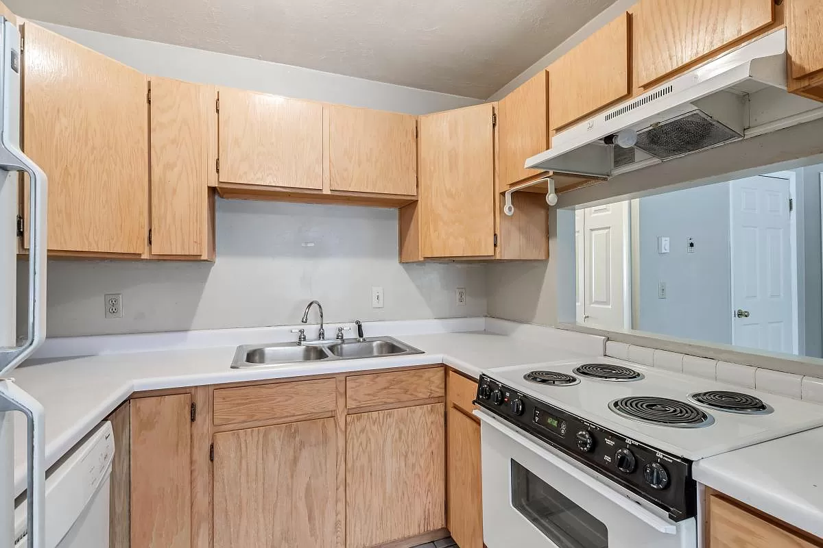 1557 W 200 S #A301 - 1 property image