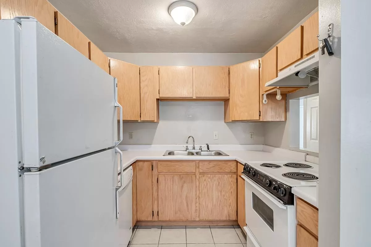 1557 W 200 S #A301 - 1 property image