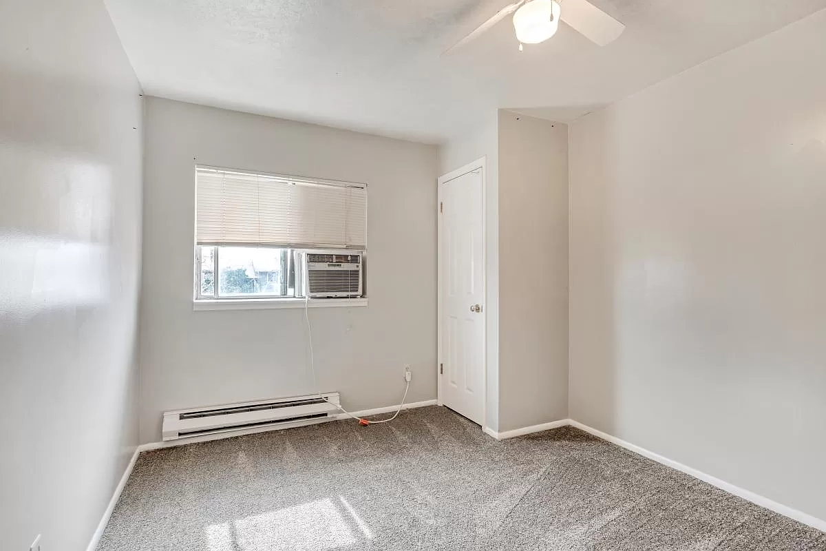 1557 W 200 S #A301 - 1 property image