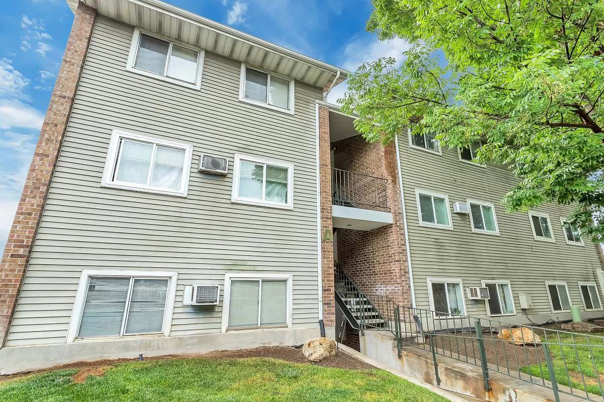 1557 W 200 S #A301 - 1 property image
