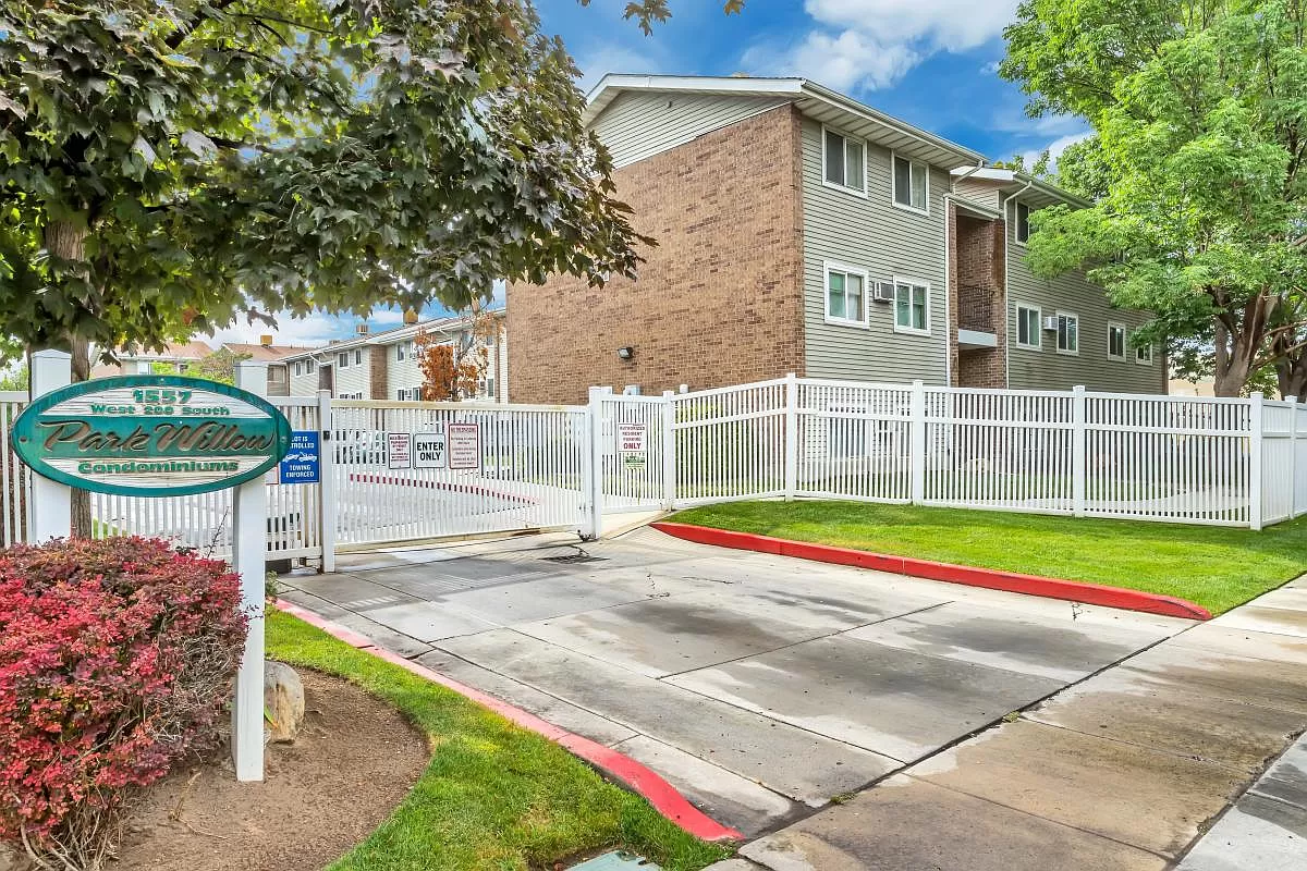 1557 W 200 S #A301 - 1 property image