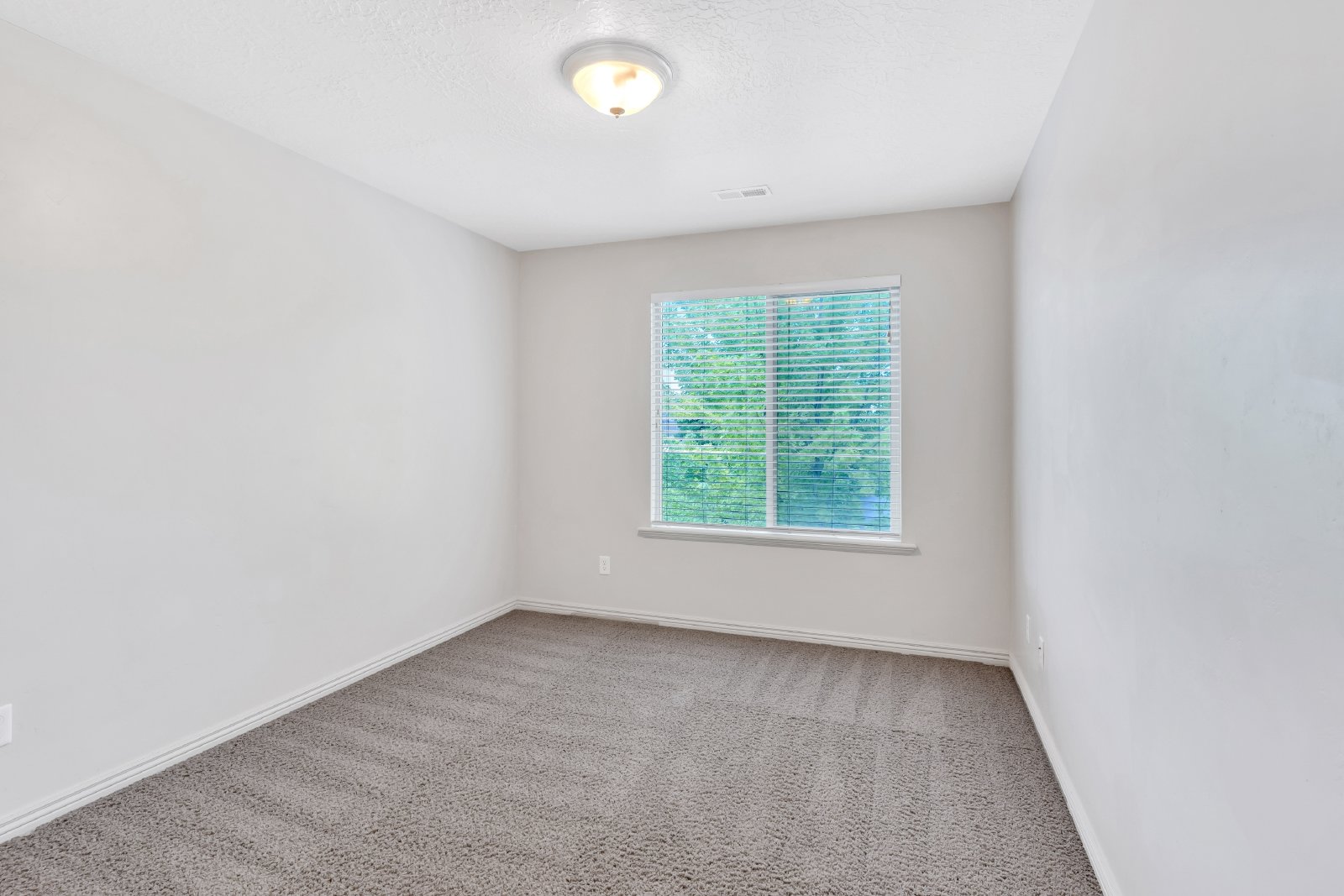 33 East 150 North - 1 property image
