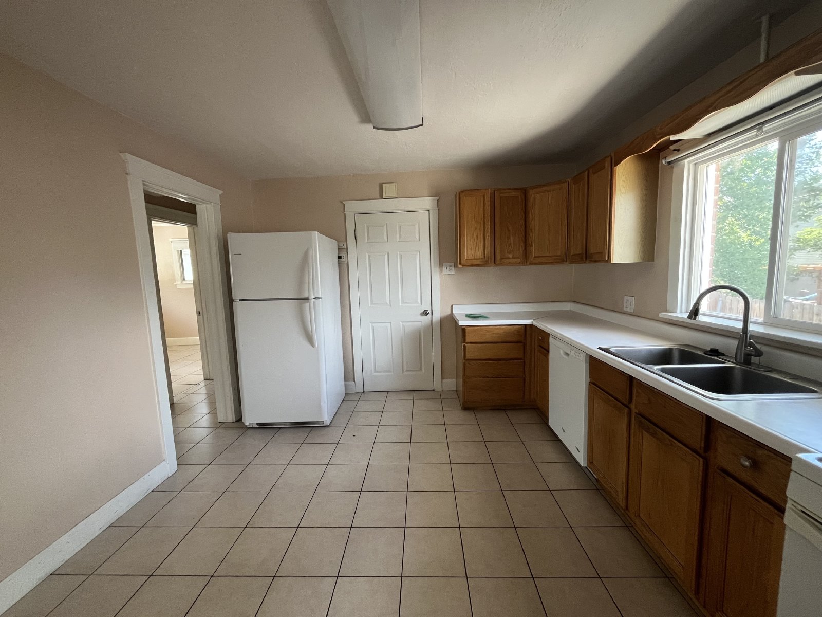 435/437 South 100 East - 435 property image
