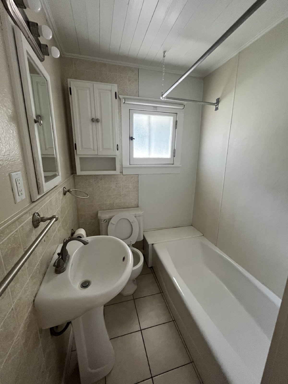 435/437 South 100 East - 435 property image