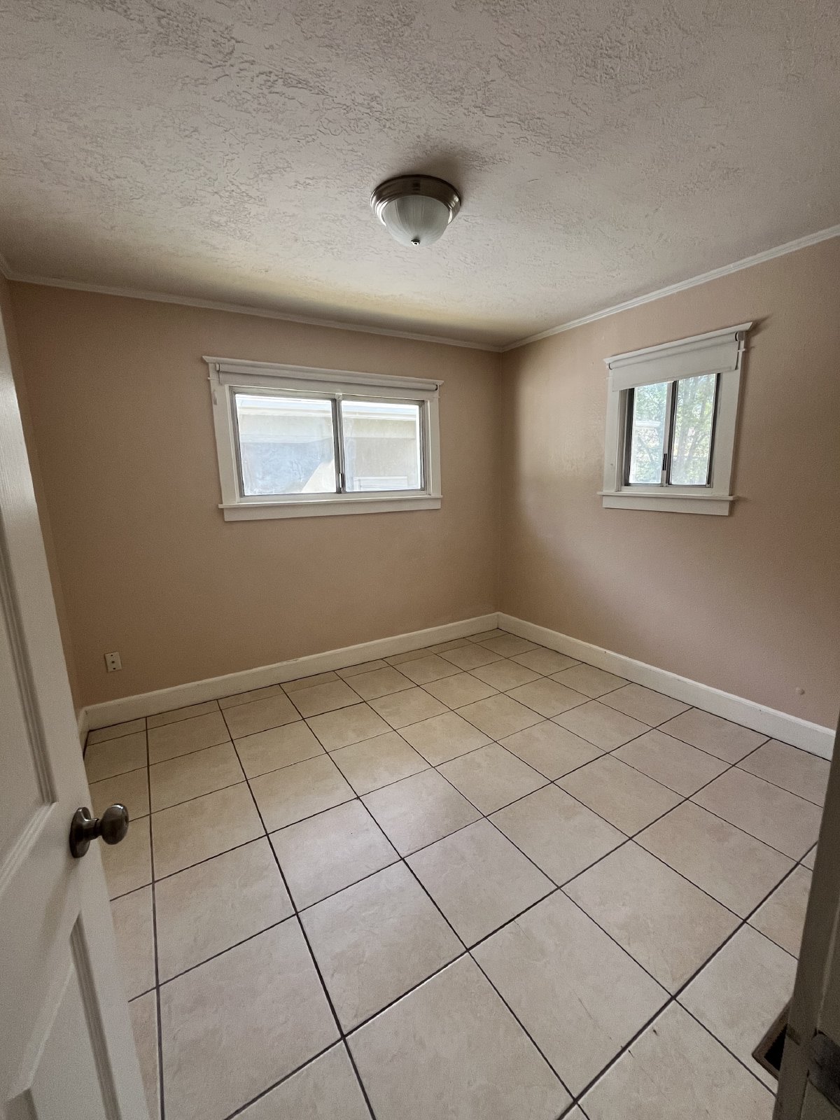 435/437 South 100 East - 435 property image